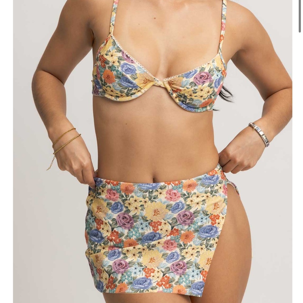 Blackbough Floral Set, size Small